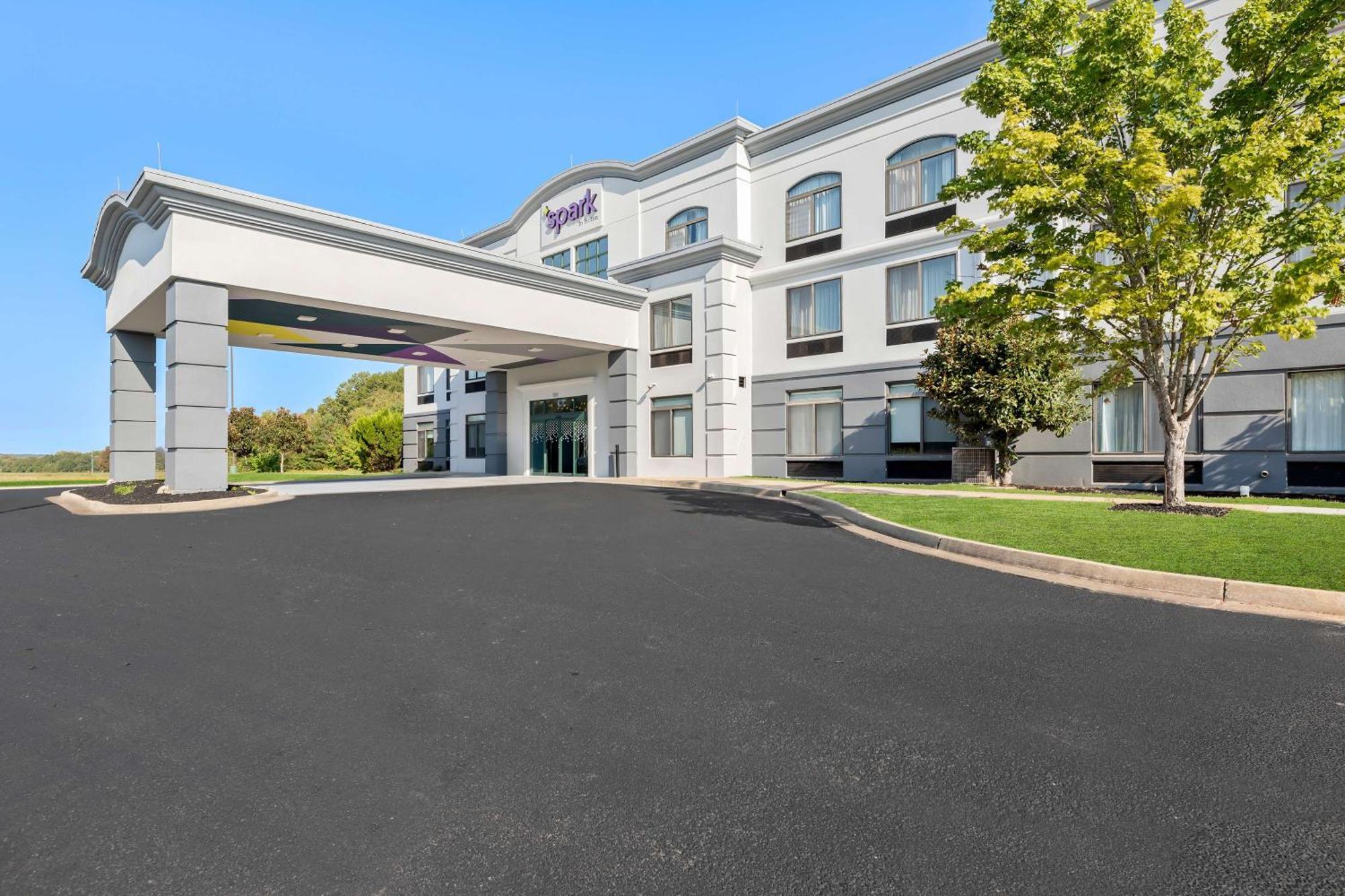 Spark By Hilton Tupelo Exterior photo