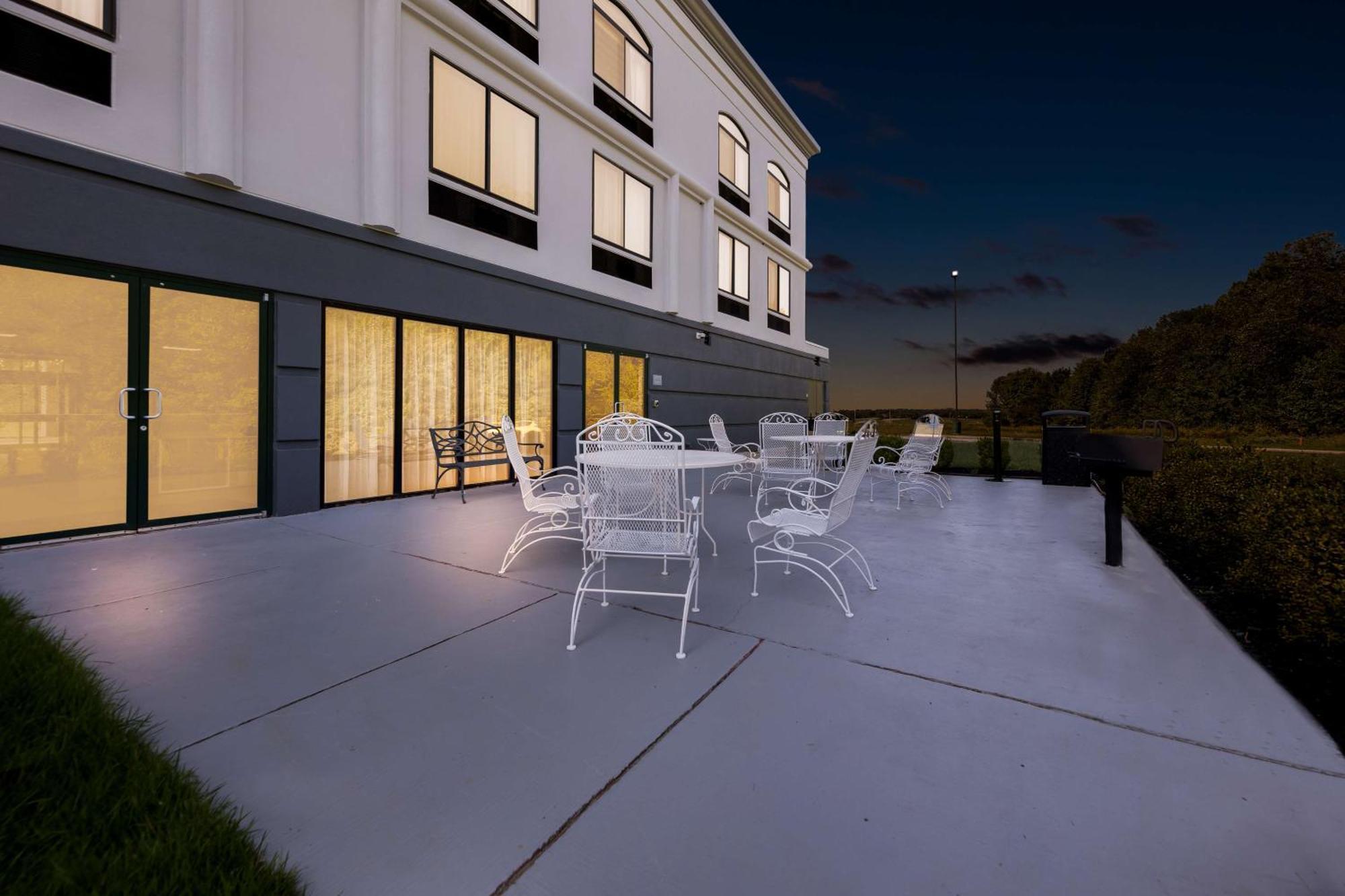 Spark By Hilton Tupelo Exterior photo